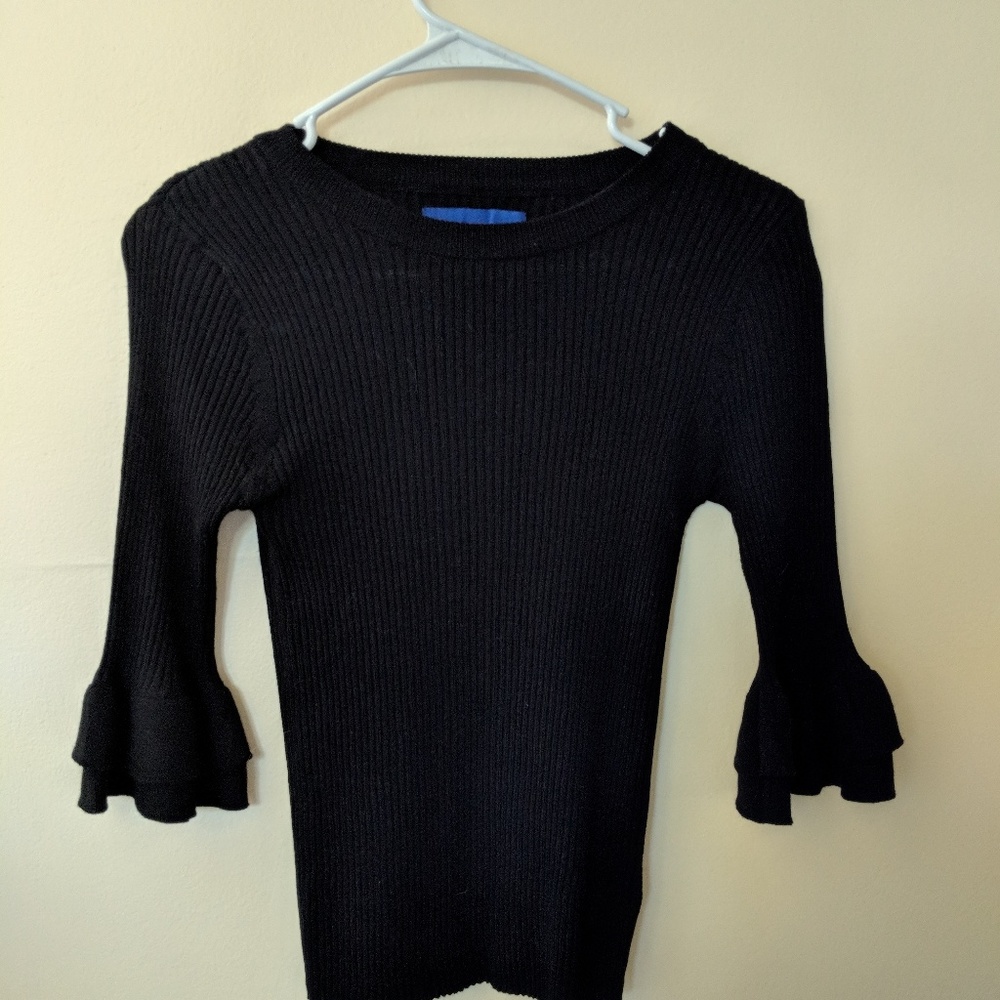 Half sleeve sweater